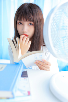 靖王世子小妾